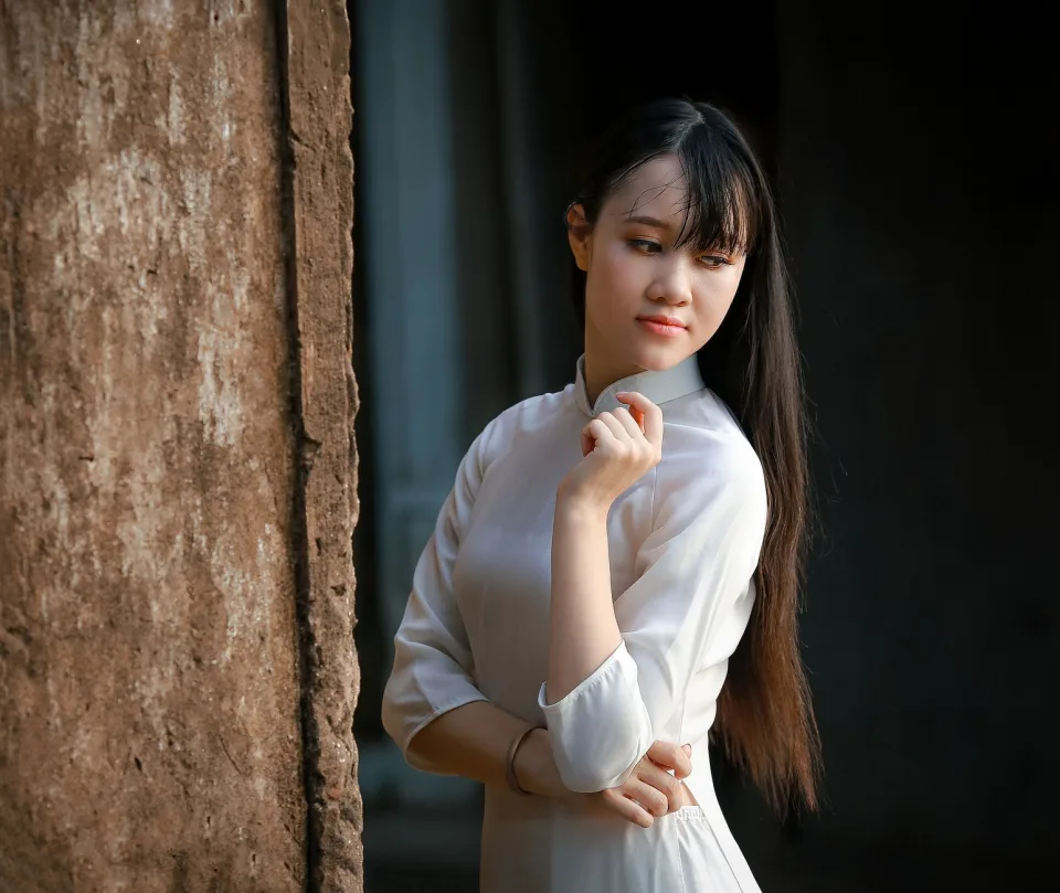 Kệ sách và học liệu